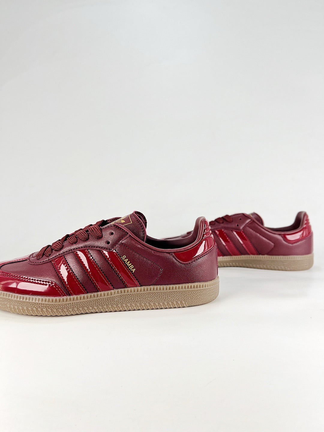 Adidas Samba Low Top Casual Sneakers Unisex Burgundy Patent Leather Gum
