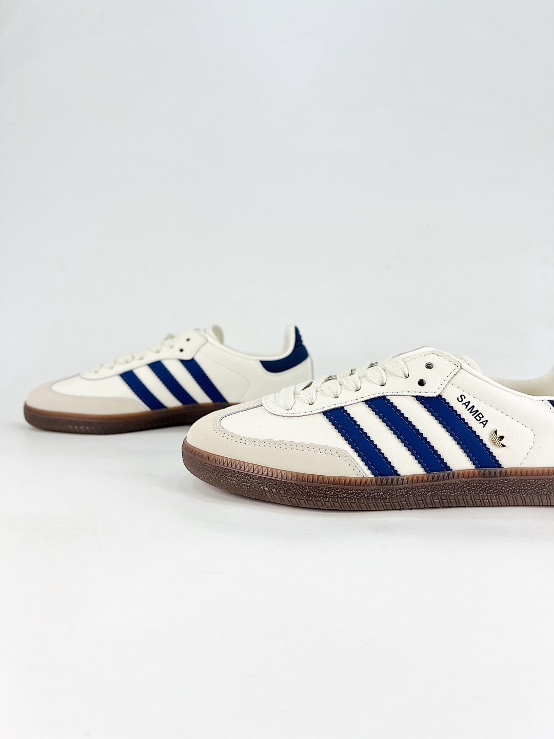 Adidas Samba Low Top Casual Sneakers Unisex Off White + Navy Blue